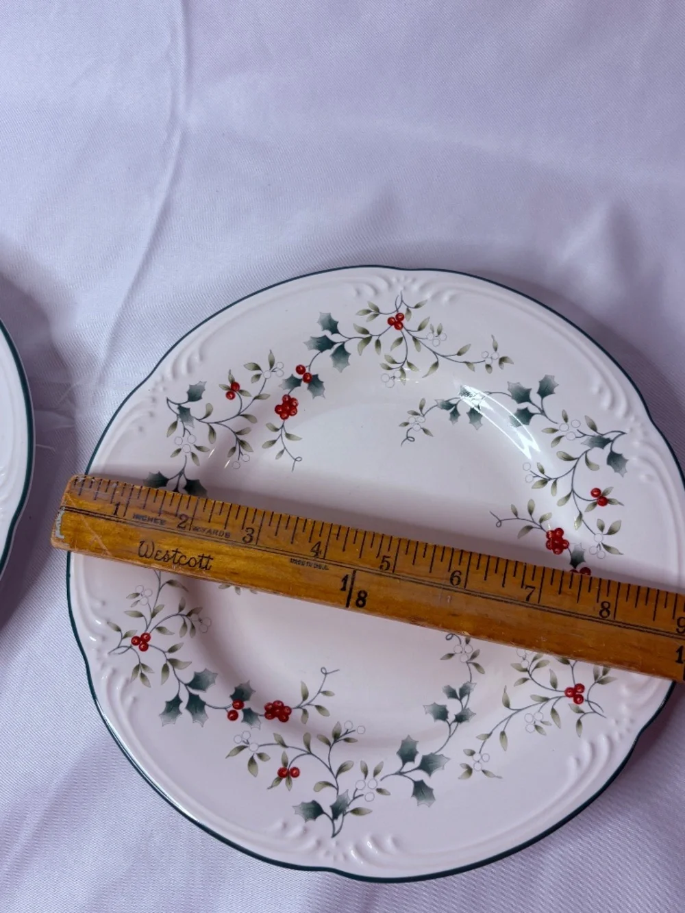 Vintage Pfaltzgraff Winterberry Set Of 2 Luncheon Plates 9